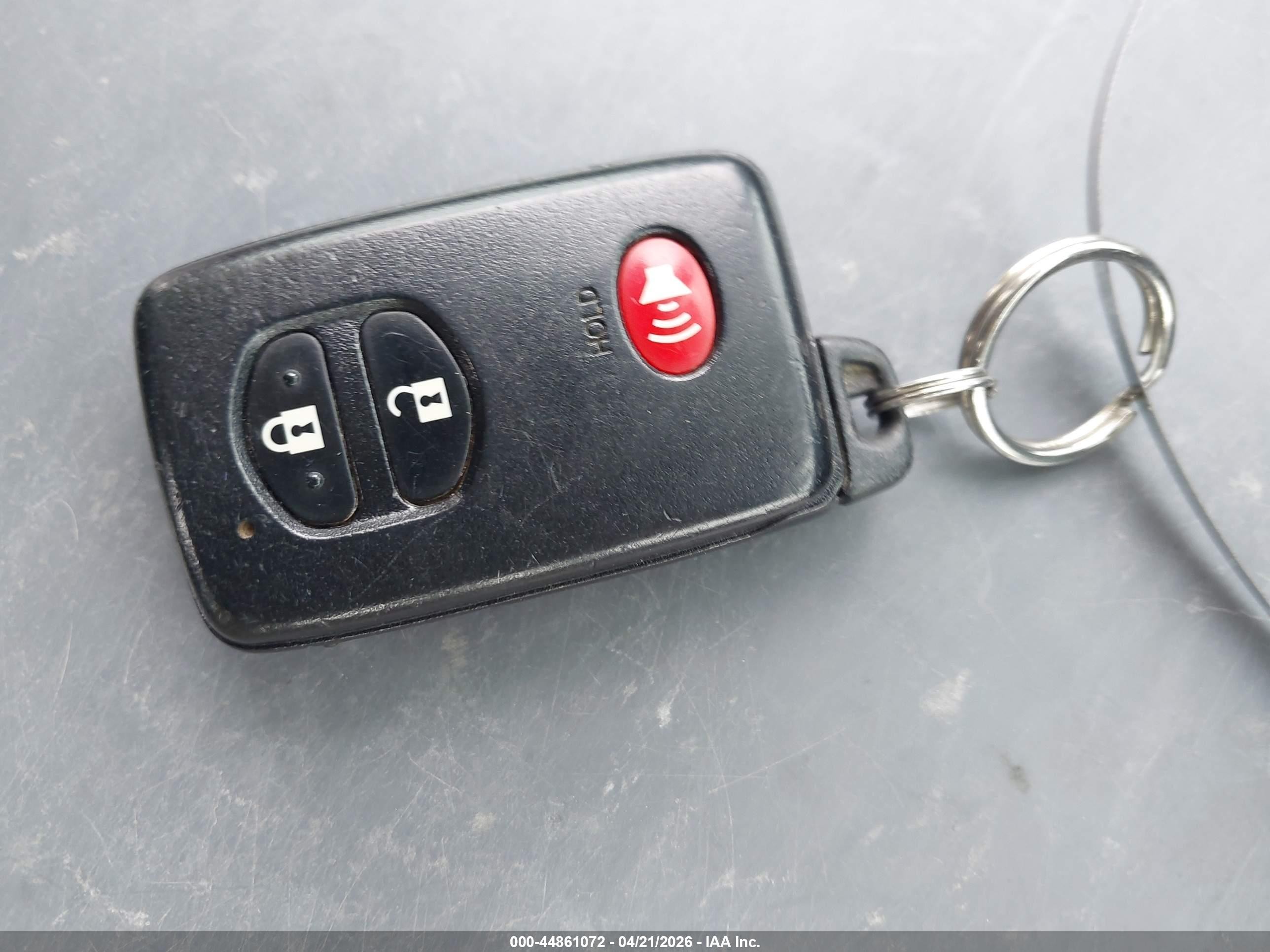 2011 Toyota Prius Two Черный vin: JTDKN3DU8B1376015