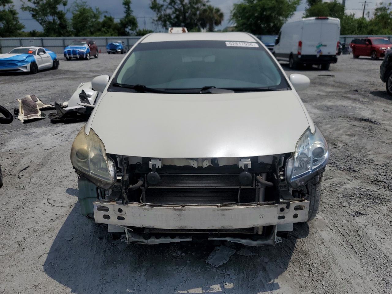 2011 Toyota Prius Four Белый vin: JTDKN3DU8B5335036