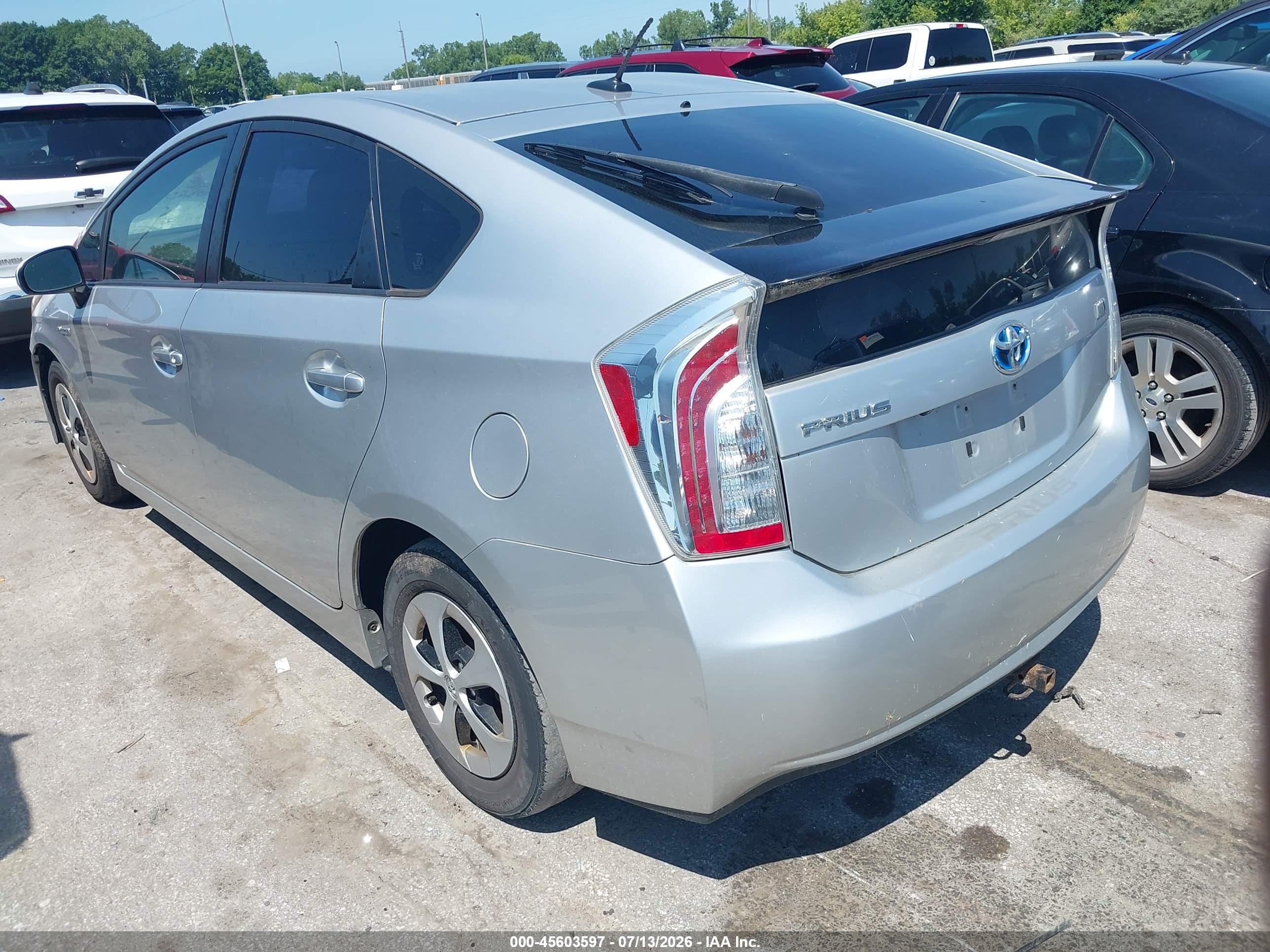 2012 Toyota Prius Three Серебряный vin: JTDKN3DU8C0333964