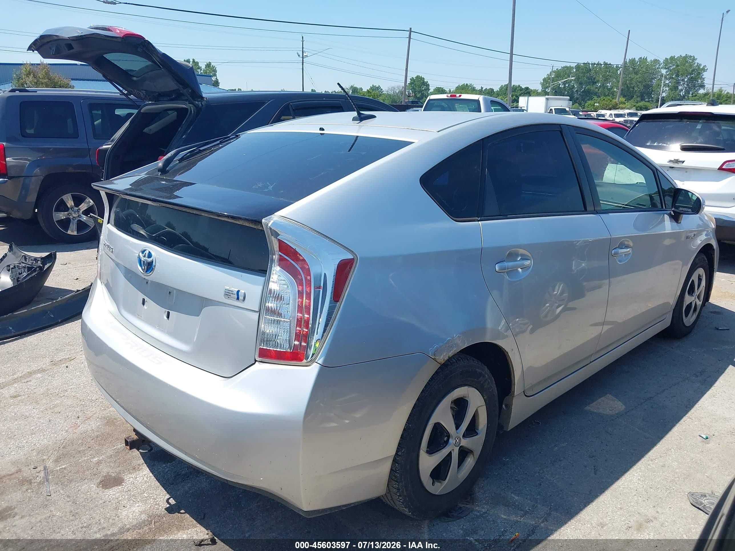 2012 Toyota Prius Three Серебряный vin: JTDKN3DU8C0333964