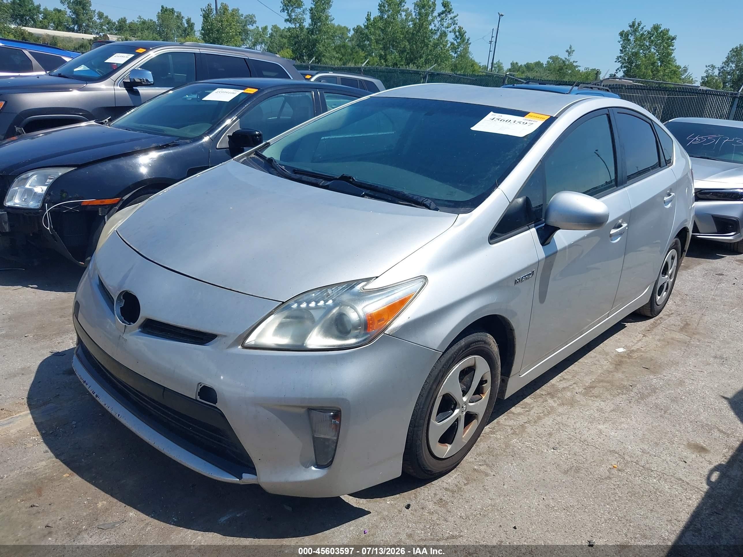 2012 Toyota Prius Three Серебряный vin: JTDKN3DU8C0333964