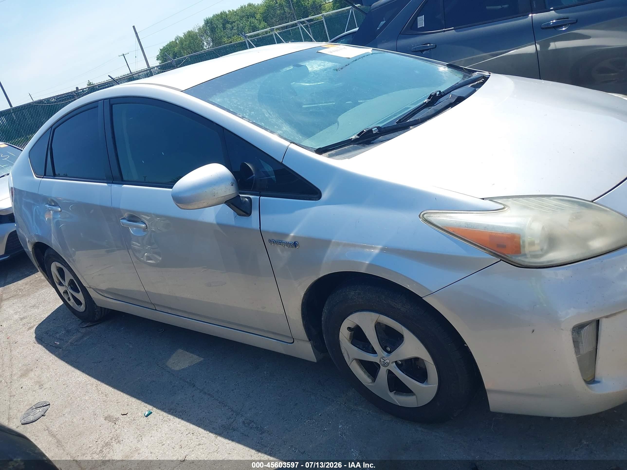 2012 Toyota Prius Three Серебряный vin: JTDKN3DU8C0333964