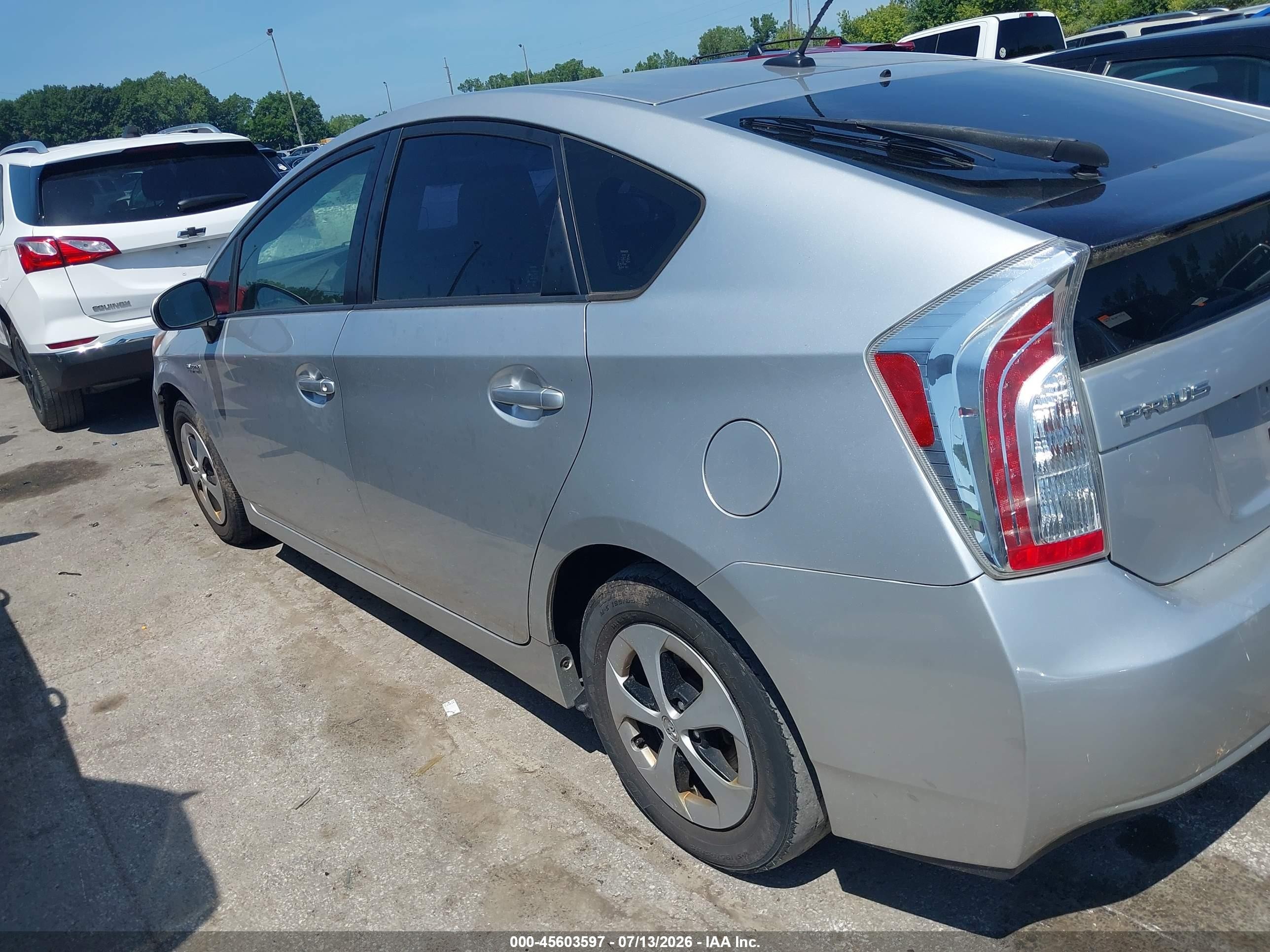2012 Toyota Prius Three Серебряный vin: JTDKN3DU8C0333964