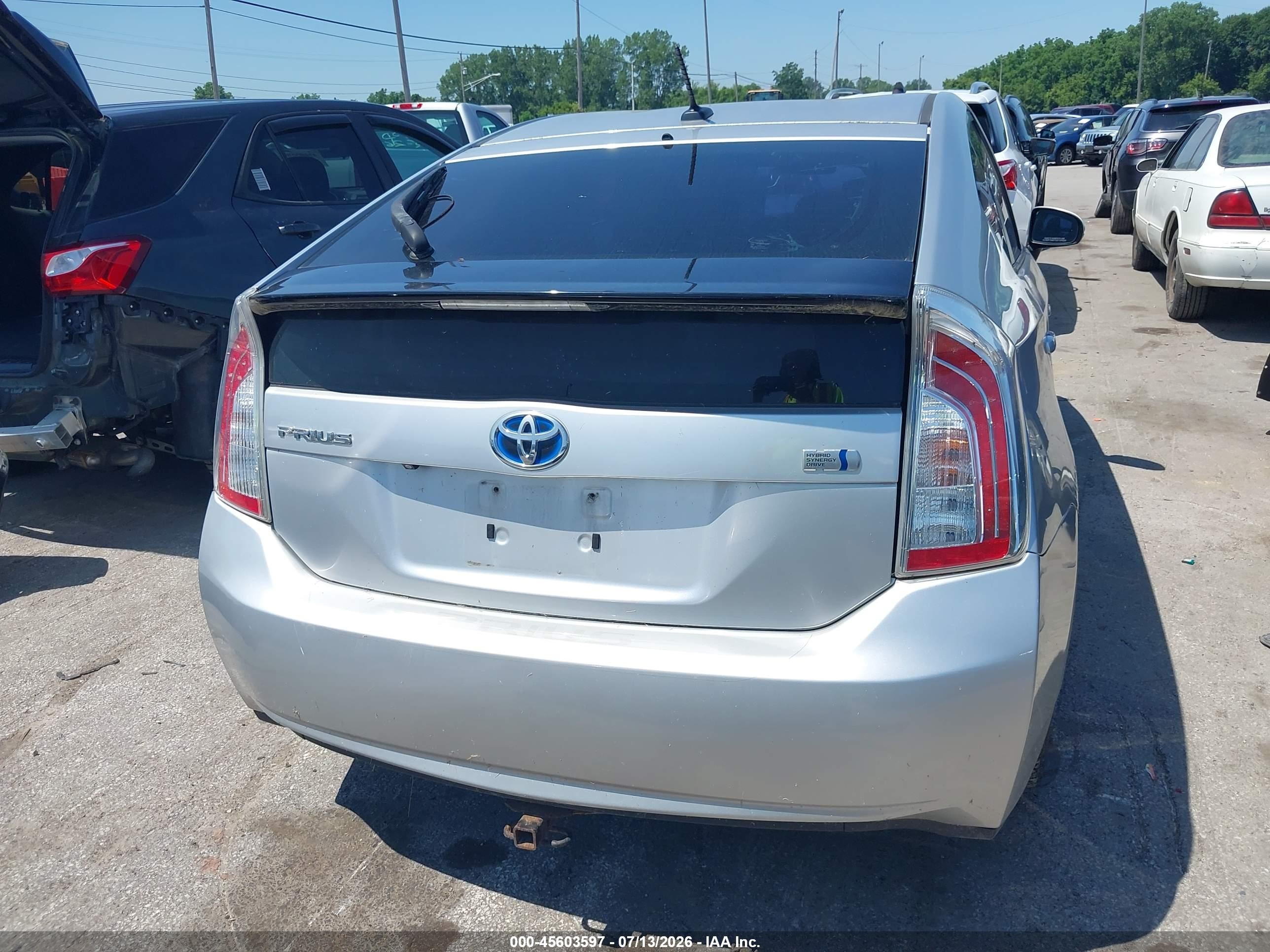 2012 Toyota Prius Three Серебряный vin: JTDKN3DU8C0333964