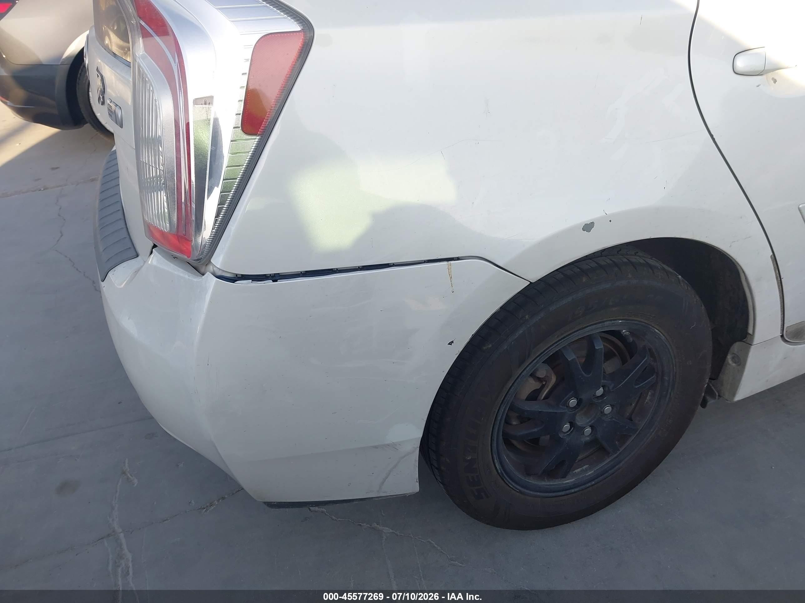 2012 Toyota Prius Three White vin: JTDKN3DU8C5382567