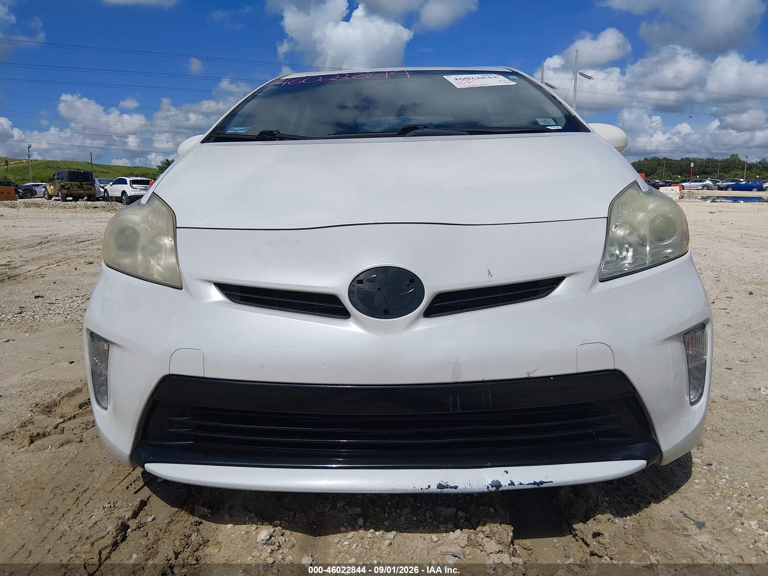 2012 Toyota Prius Two Белый vin: JTDKN3DU8C5415065