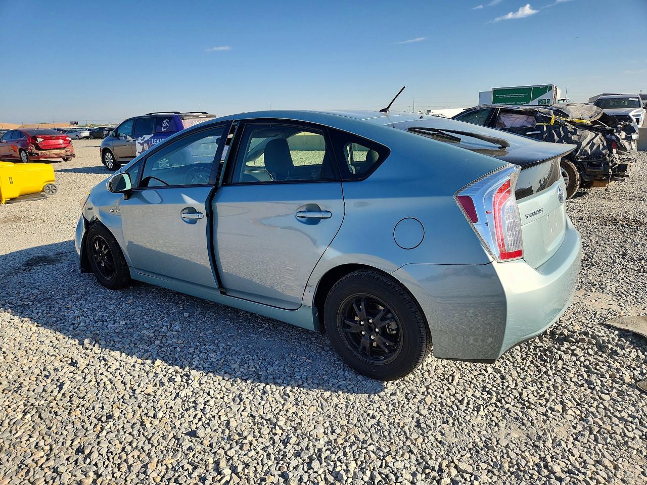 2012 Toyota Prius Two Зеленый vin: JTDKN3DU8C5423926
