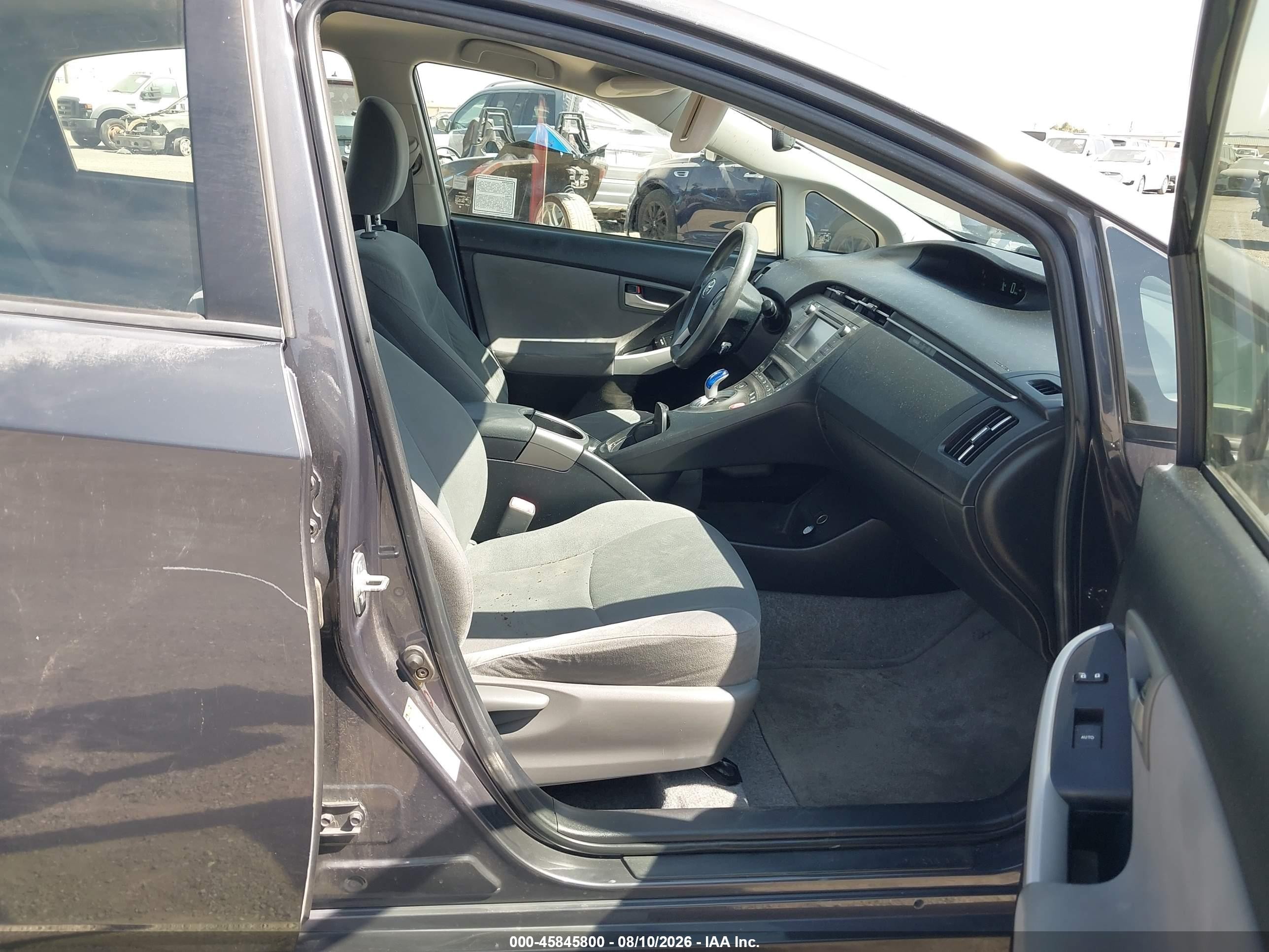 2012 Toyota Prius Two Серый vin: JTDKN3DU8C5520835