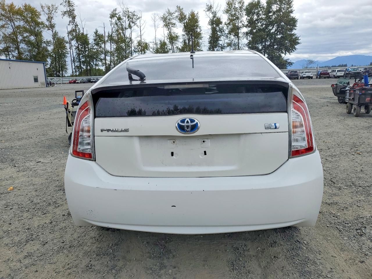 2013 Toyota Prius Two White vin: JTDKN3DU8D0339457