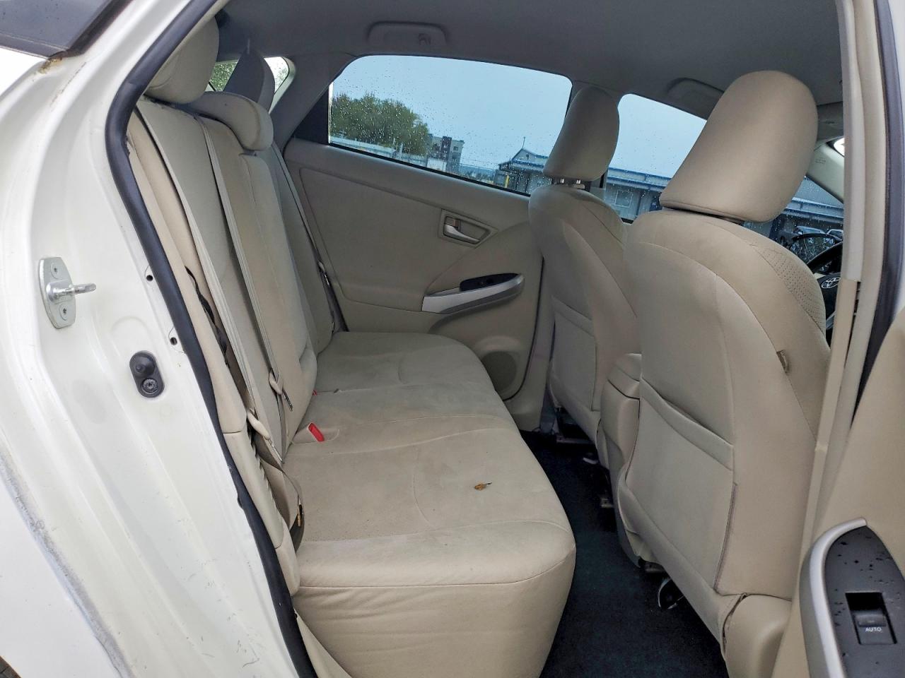 2013 Toyota Prius Two White vin: JTDKN3DU8D0339457