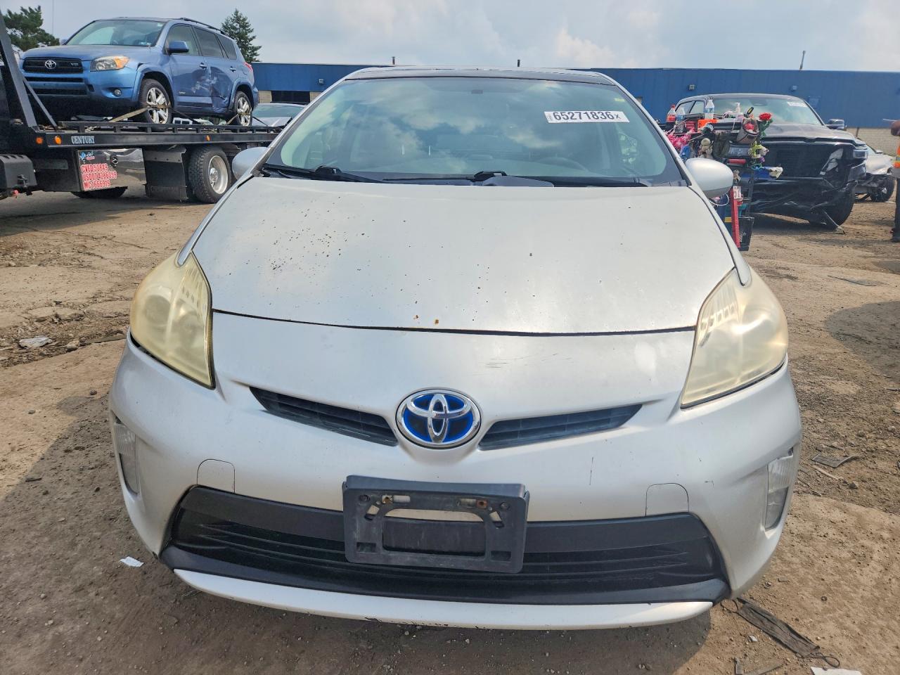 2013 Toyota Prius Three Silver vin: JTDKN3DU8D1734670