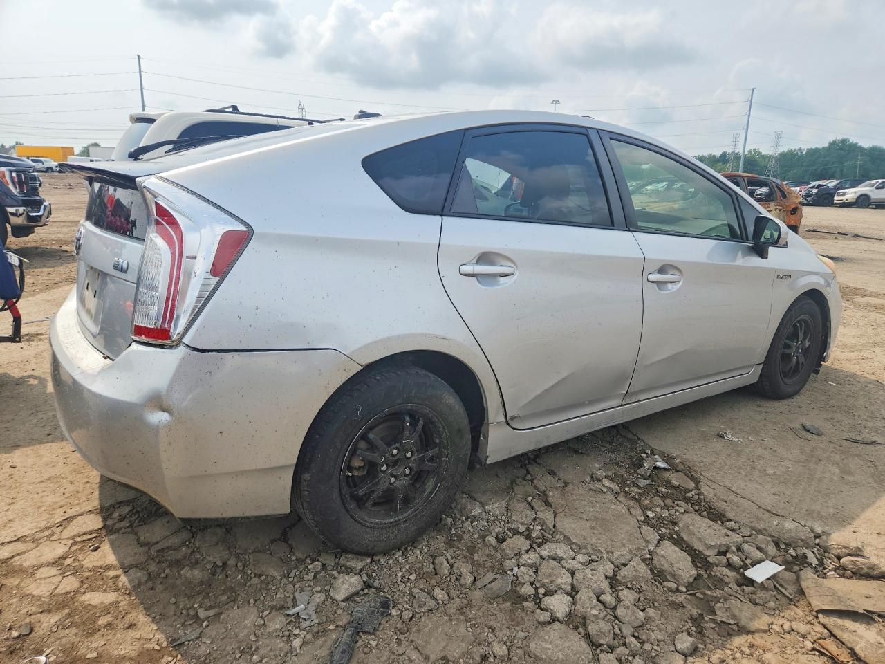 2013 Toyota Prius Three Silver vin: JTDKN3DU8D1734670