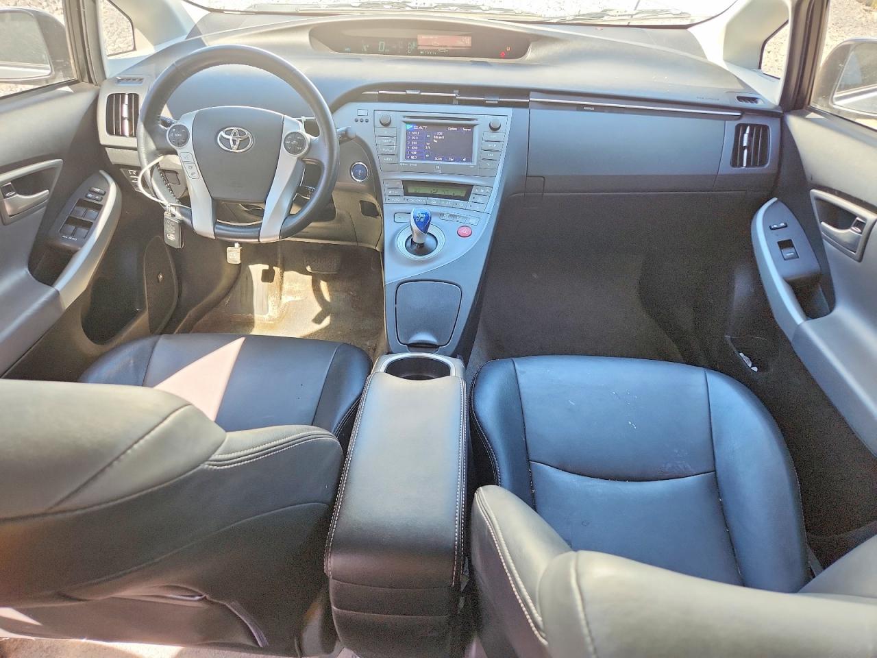 2013 Toyota Prius Five Серебряный vin: JTDKN3DU8D5560298