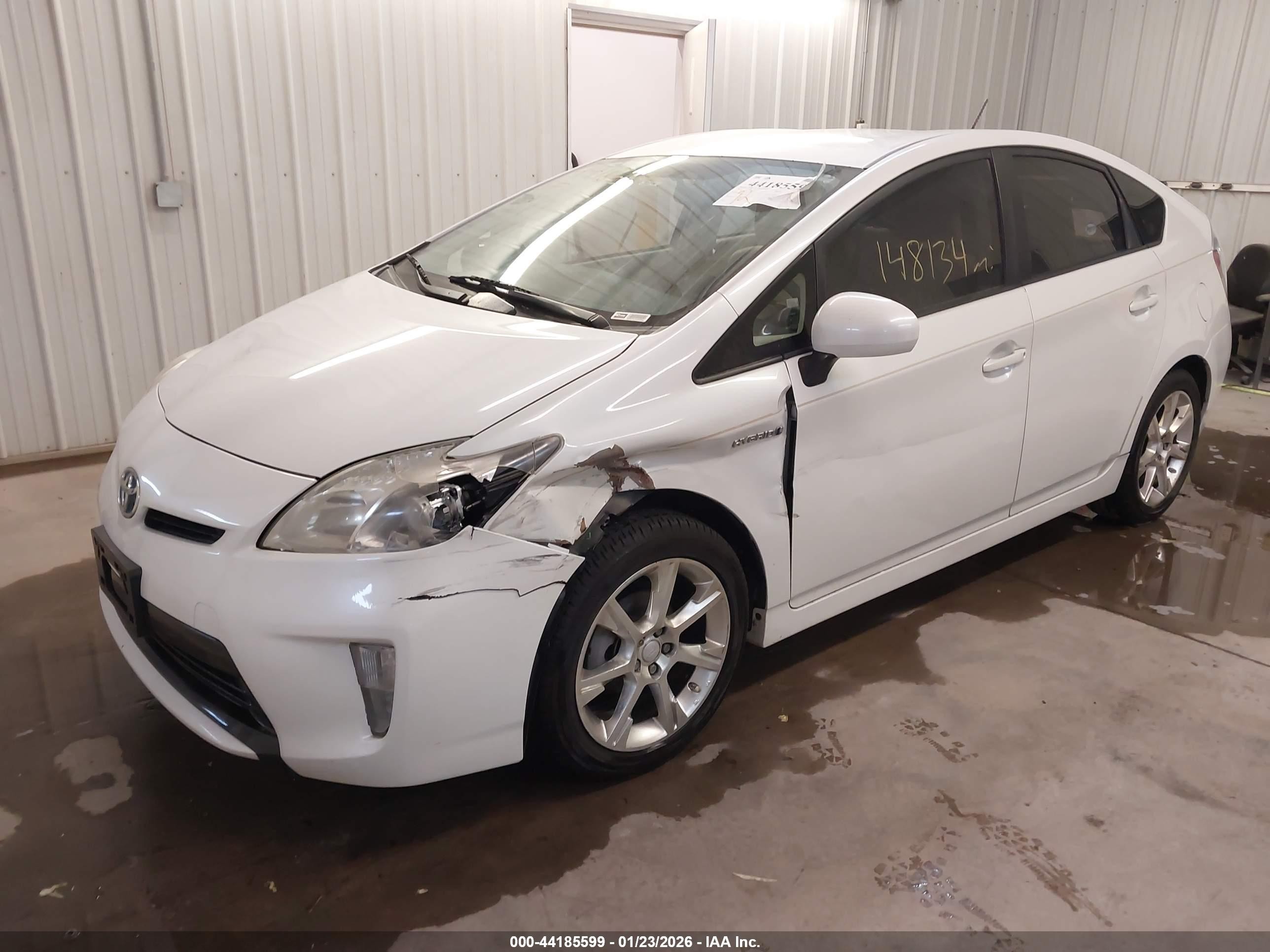 2014 Toyota Prius Three Белый vin: JTDKN3DU8E0370659