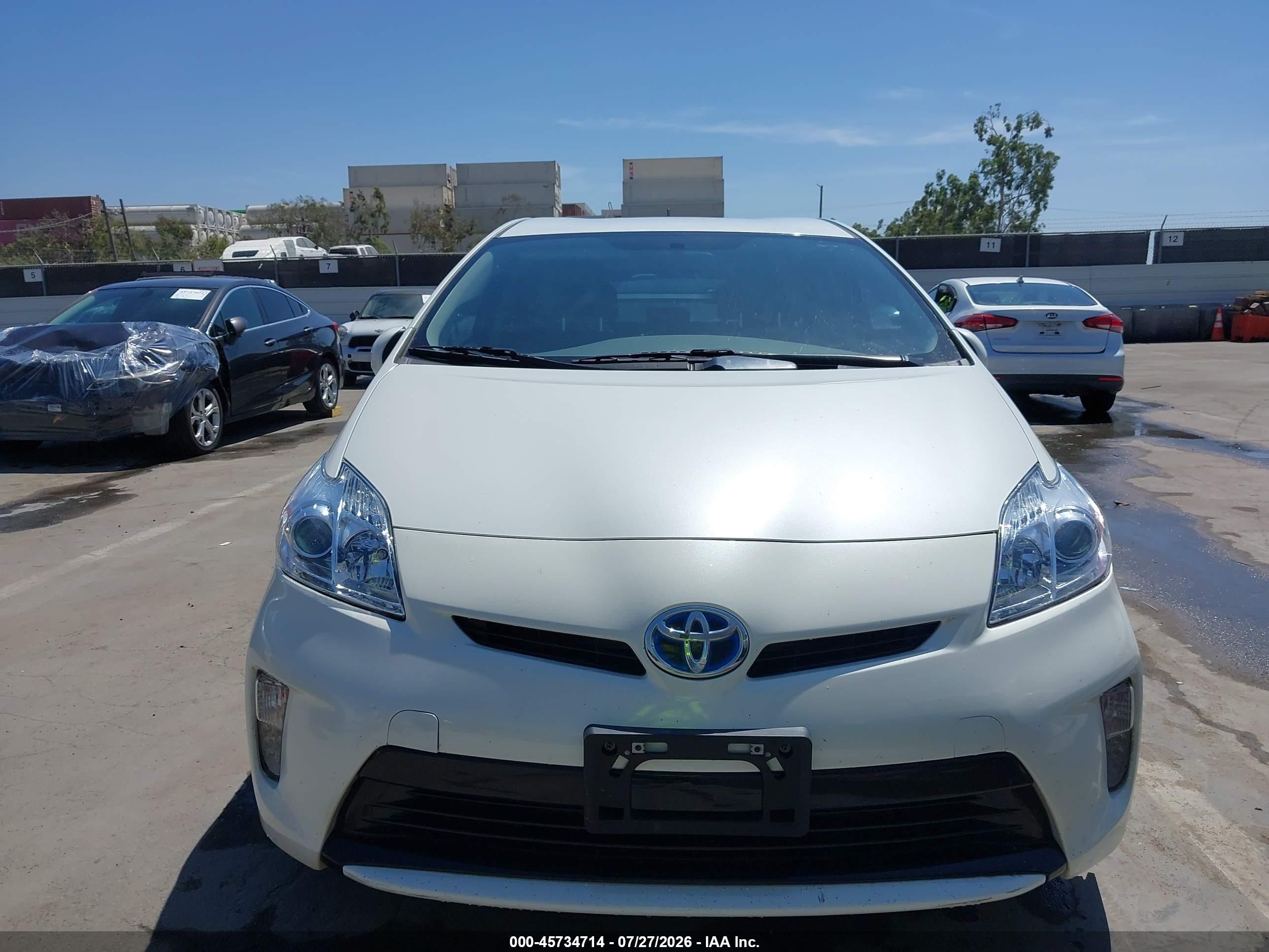 2014 Toyota Prius Three Белый vin: JTDKN3DU8E1753012