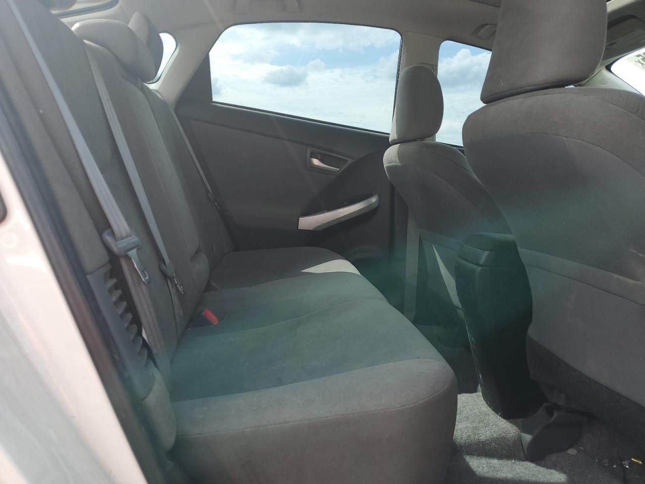 2015 Toyota Prius Белый vin: JTDKN3DU8F0416279