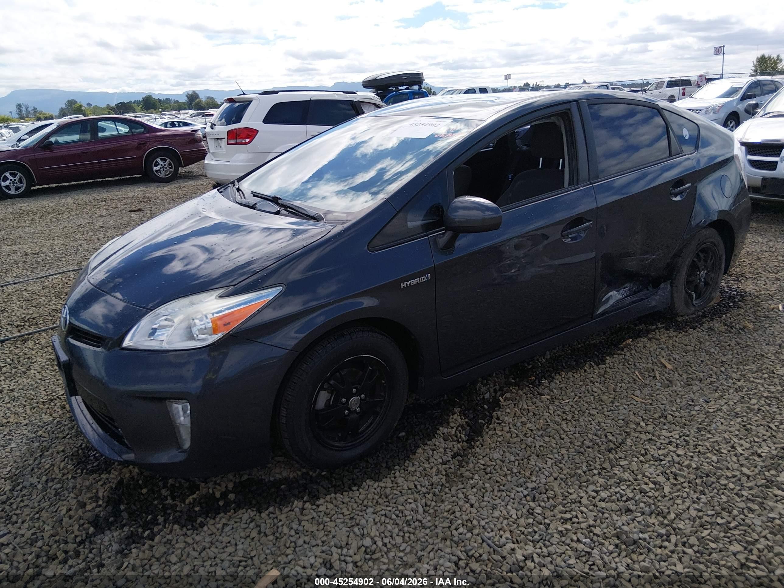 2015 Toyota Prius Two Gray vin: JTDKN3DU8F0429145