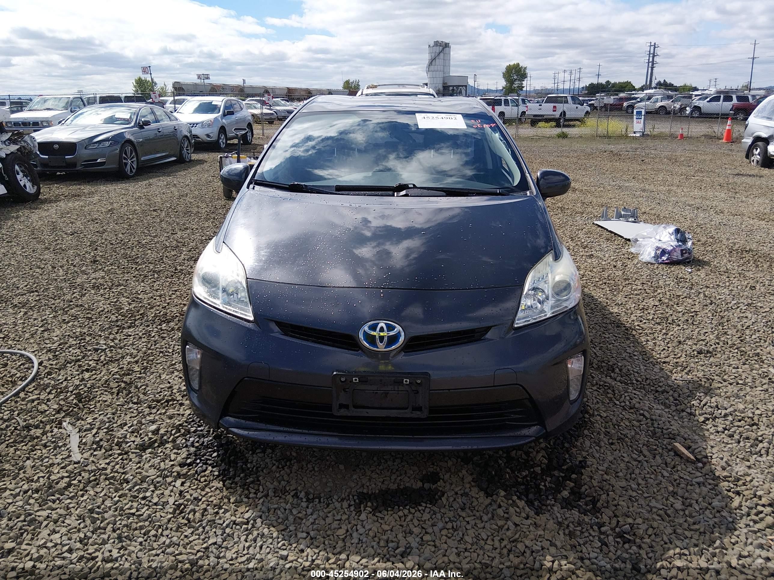 2015 Toyota Prius Two Gray vin: JTDKN3DU8F0429145