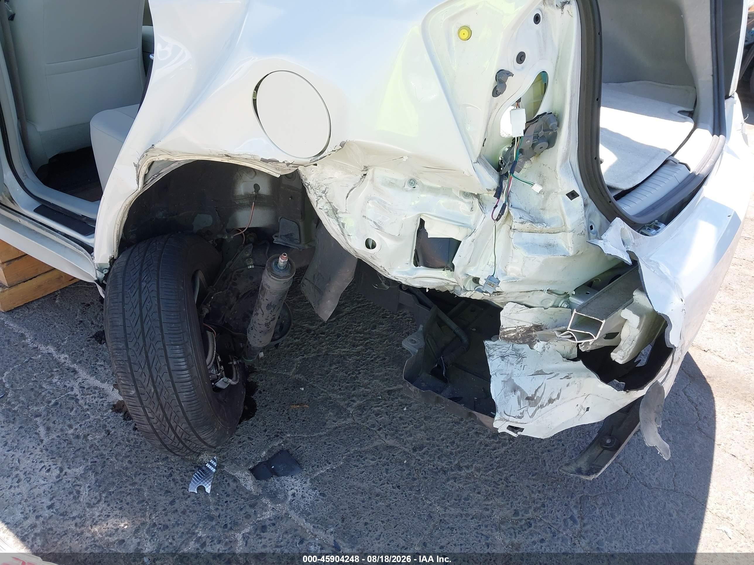 2015 Toyota Prius Two Белый vin: JTDKN3DU8F0434619