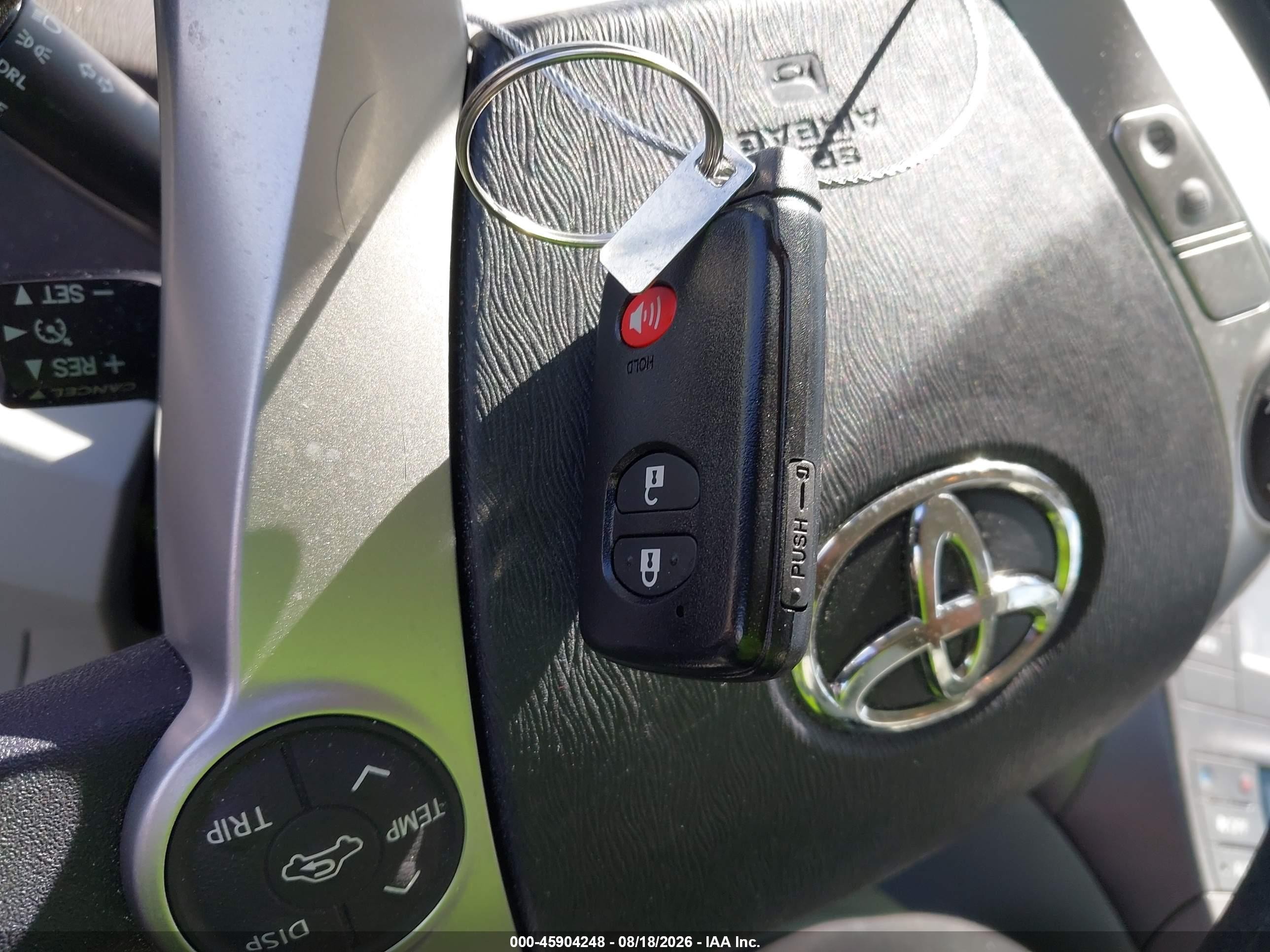 2015 Toyota Prius Two Белый vin: JTDKN3DU8F0434619