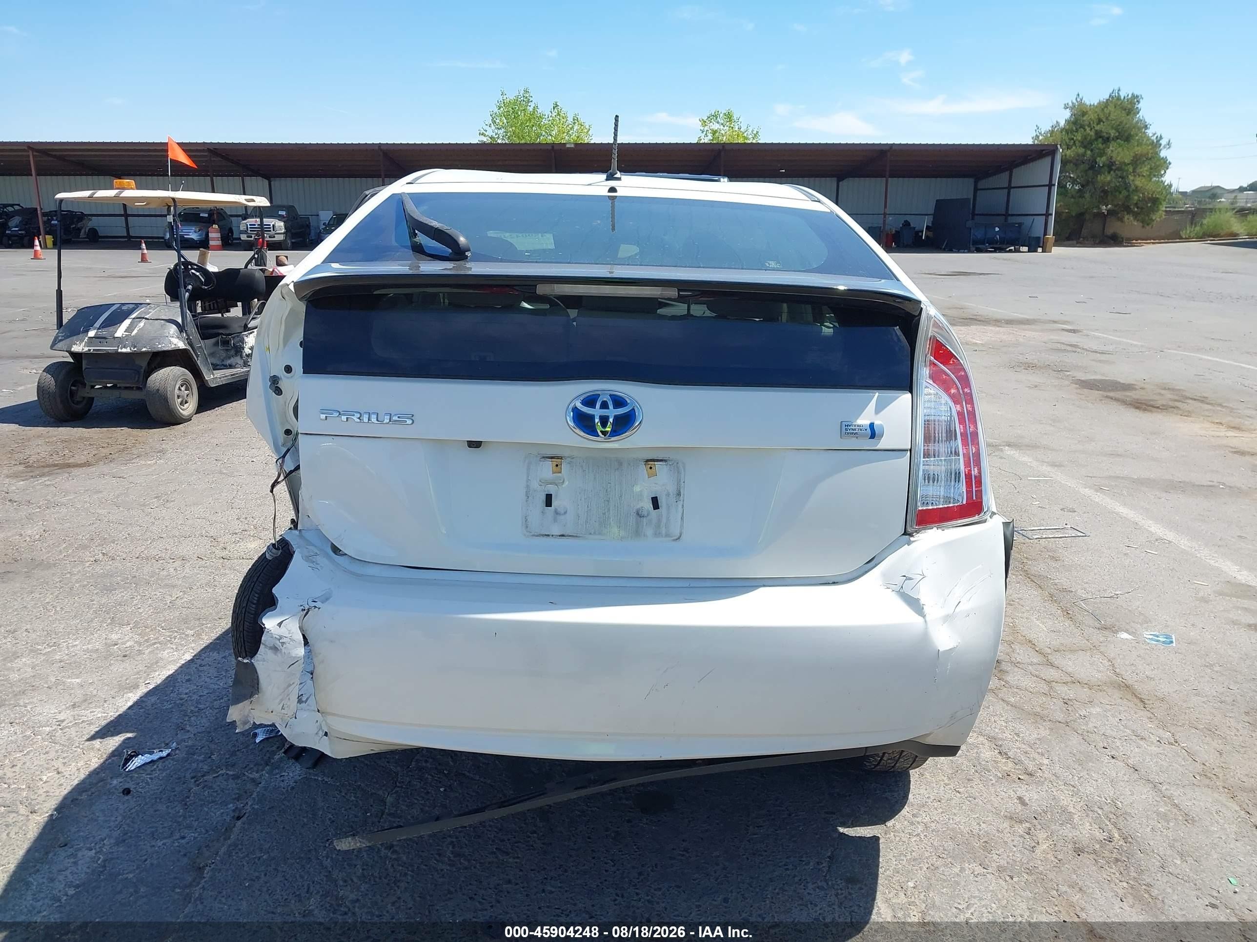 2015 Toyota Prius Two Белый vin: JTDKN3DU8F0434619