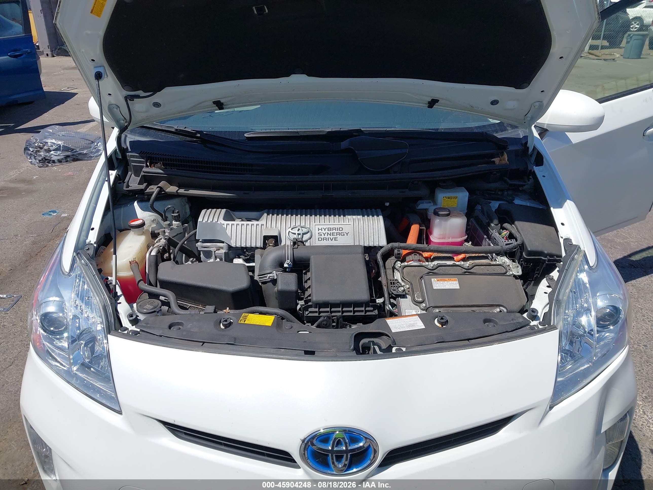 2015 Toyota Prius Two Белый vin: JTDKN3DU8F0434619