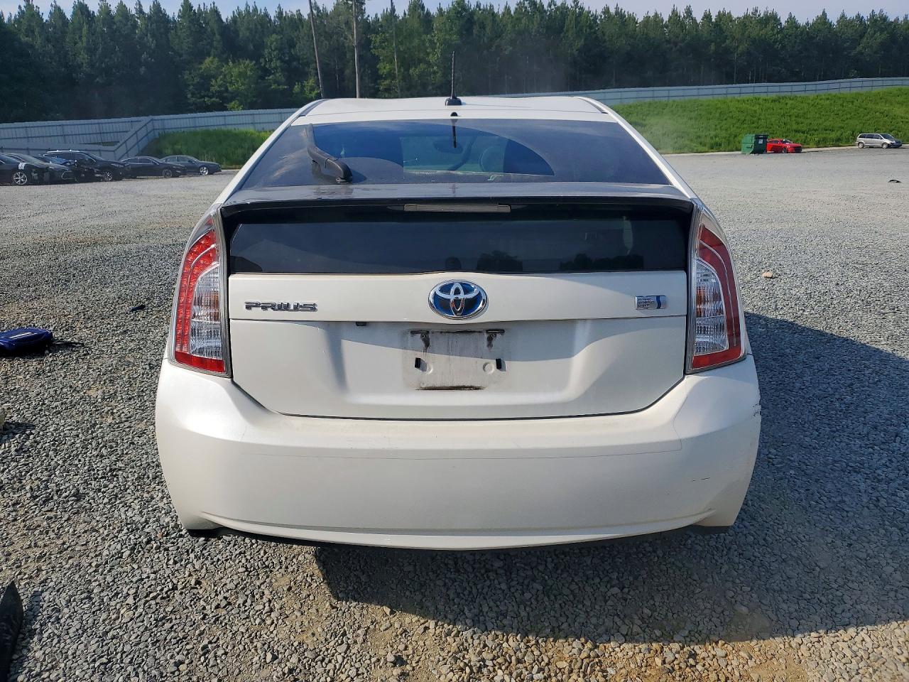 2015 Toyota Prius Five White vin: JTDKN3DU8F0456300