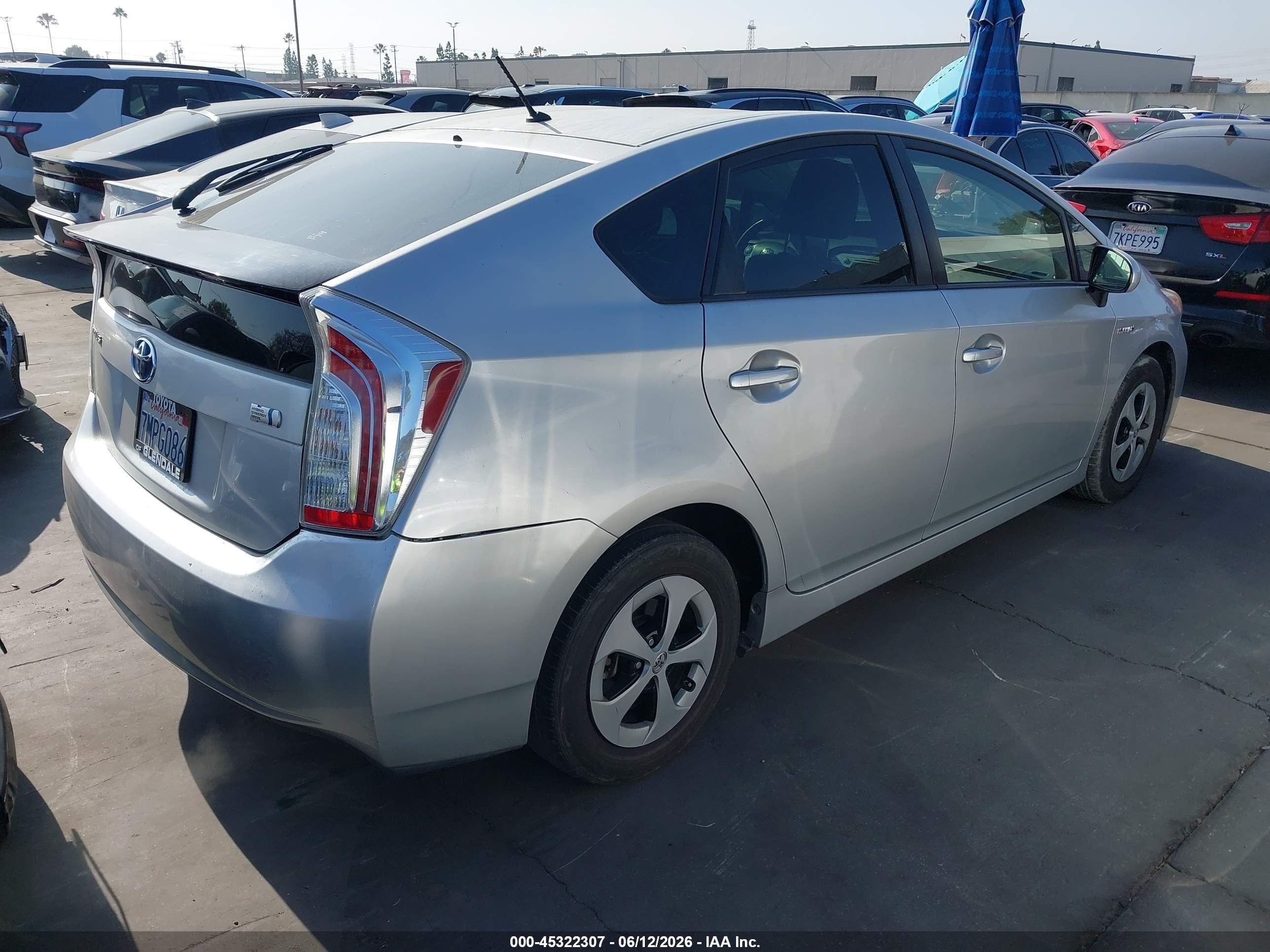 2015 Toyota Prius Two Silver vin: JTDKN3DU8F0462064