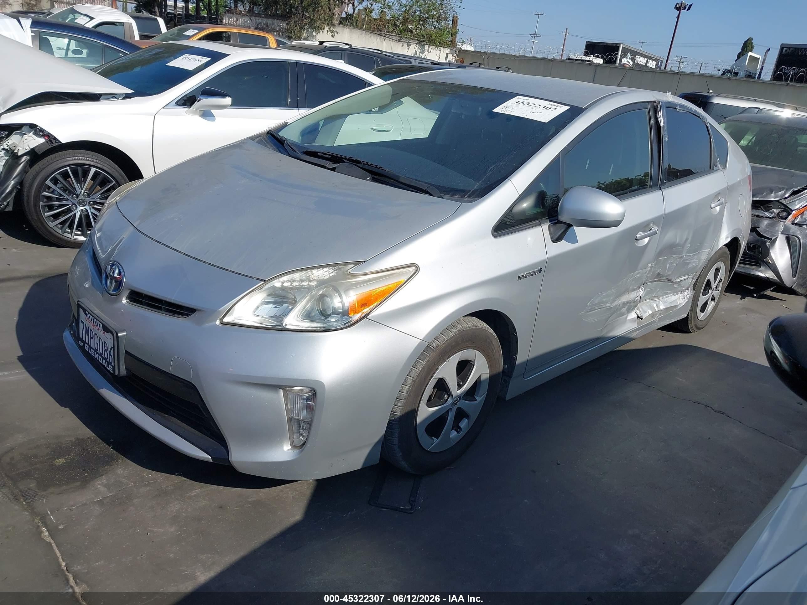 2015 Toyota Prius Two Silver vin: JTDKN3DU8F0462064