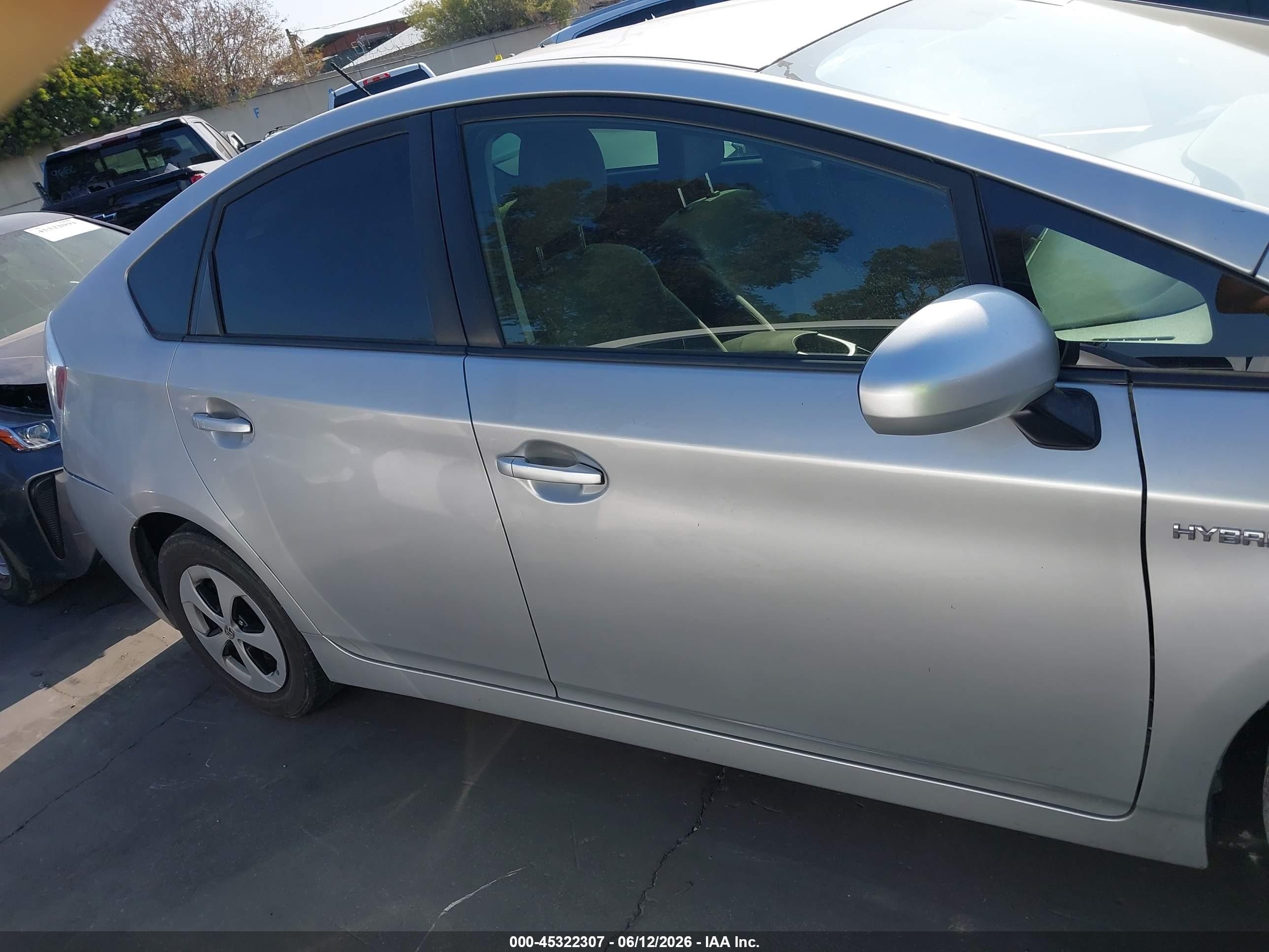 2015 Toyota Prius Two Silver vin: JTDKN3DU8F0462064