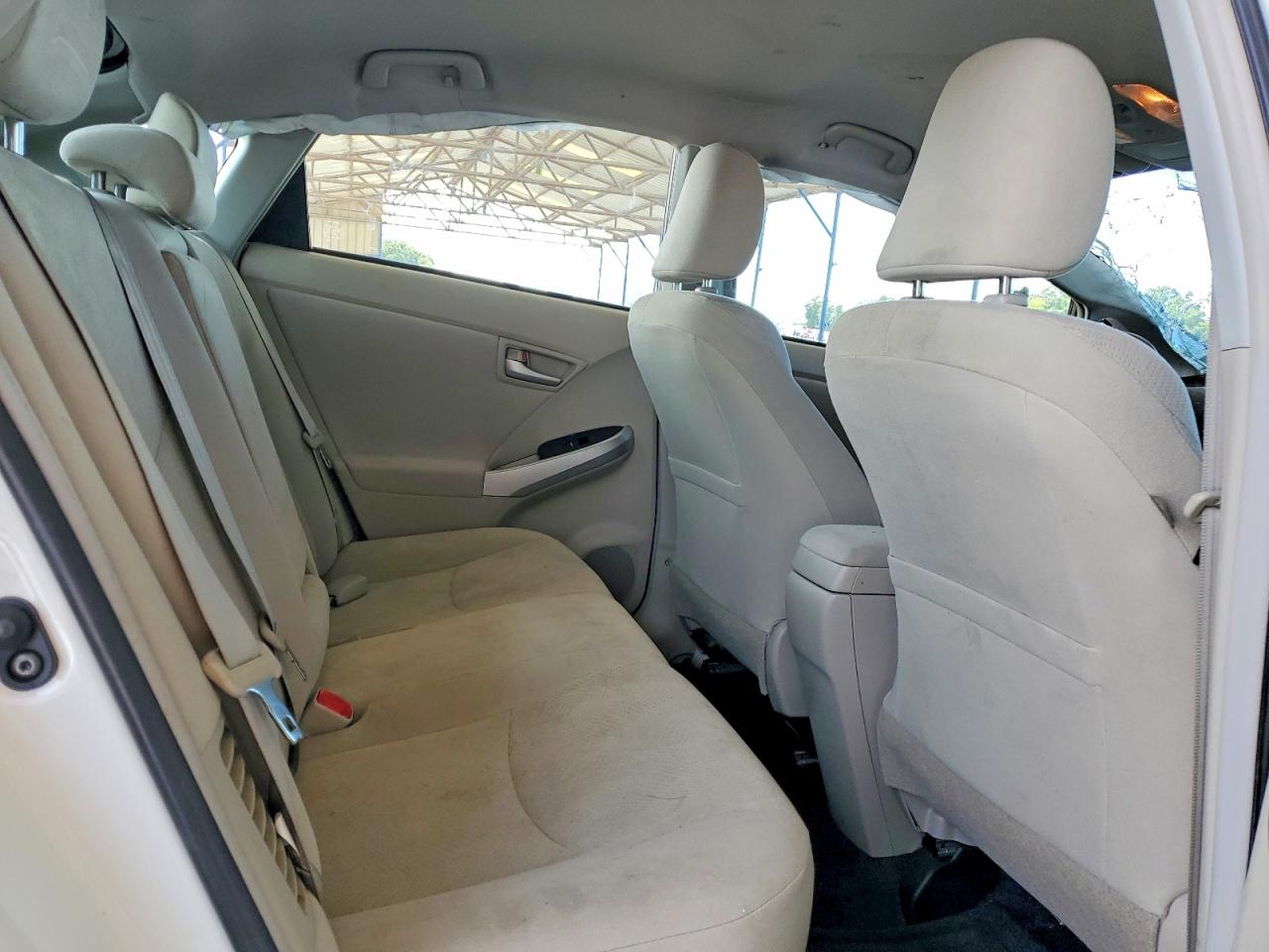 2015 Toyota Prius Two White vin: JTDKN3DU8F0464087