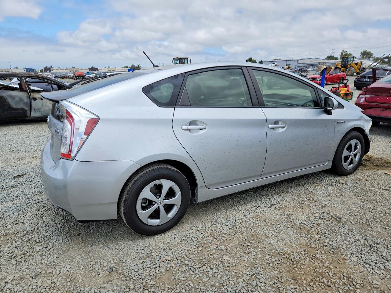 2015 Toyota Prius Two Silver vin: JTDKN3DU8F0465613