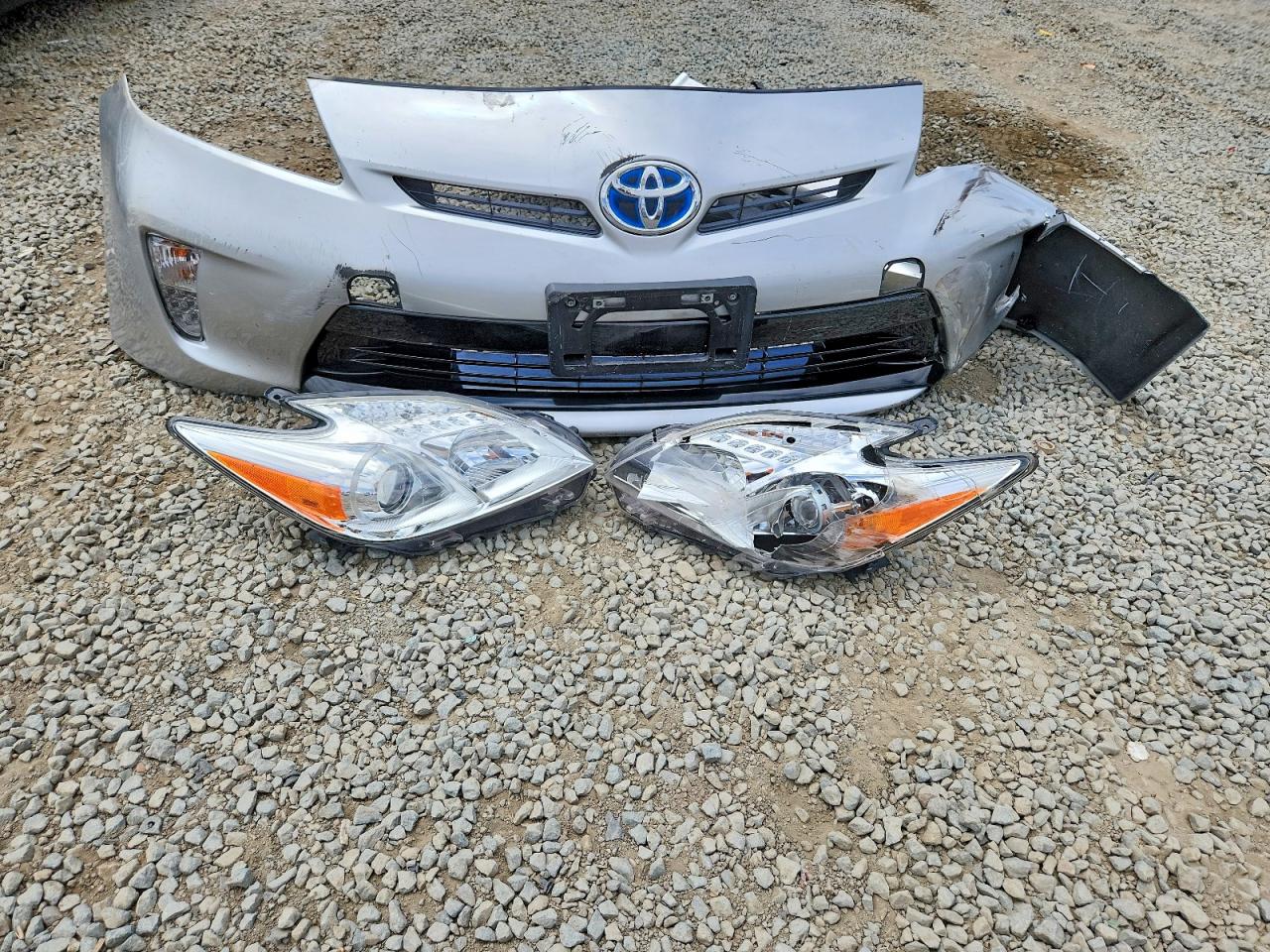 2015 Toyota Prius Two Silver vin: JTDKN3DU8F0465613