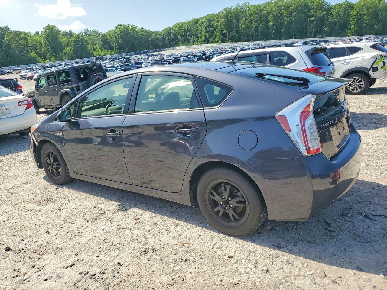 2015 Toyota Prius Three Gray vin: JTDKN3DU8F1863706