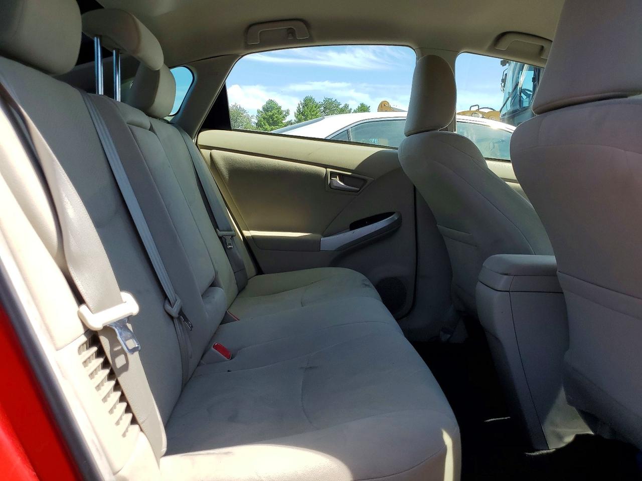 2015 Toyota Prius Two Red vin: JTDKN3DU8F1878142