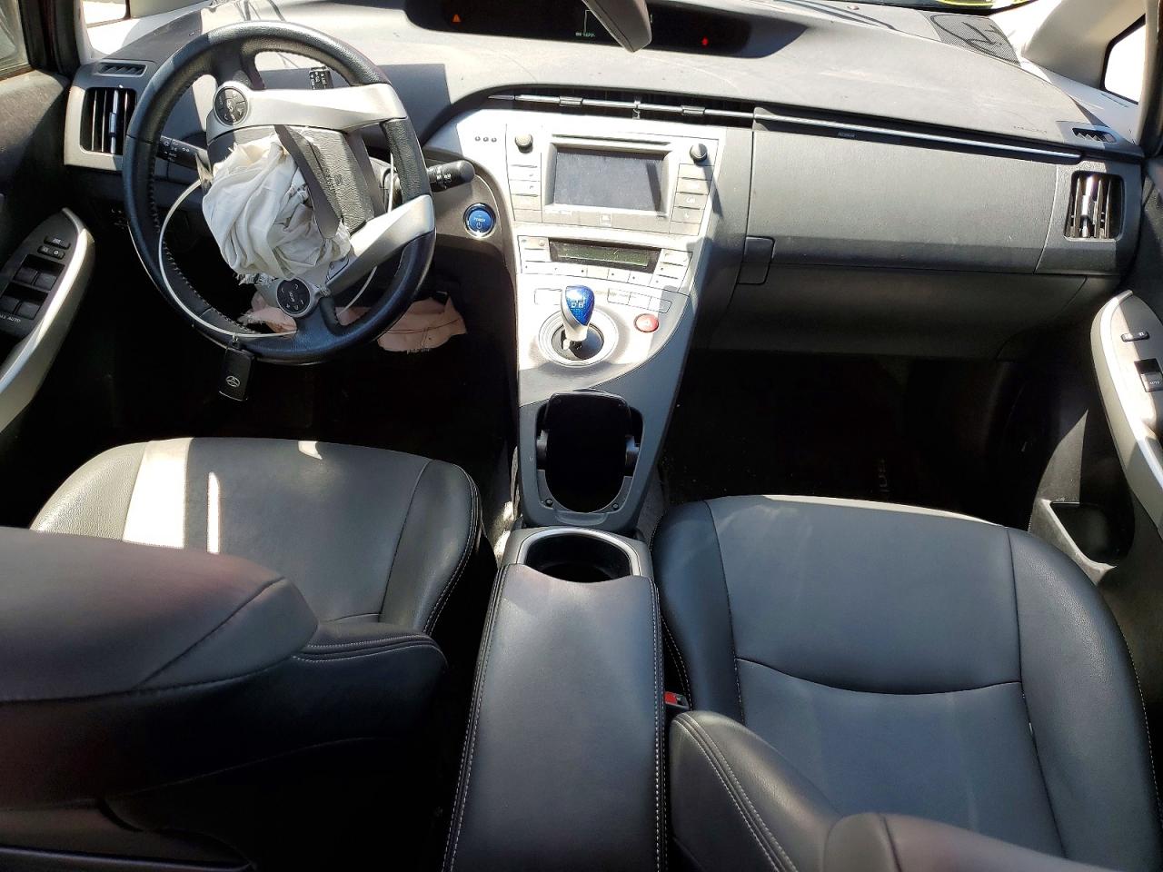 2015 Toyota Prius Red vin: JTDKN3DU8F1890887