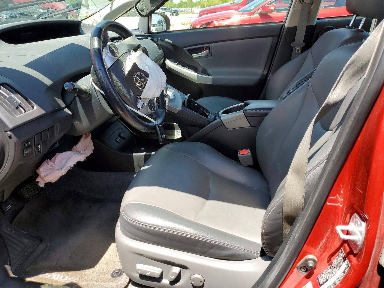 2015 Toyota Prius Red vin: JTDKN3DU8F1890887