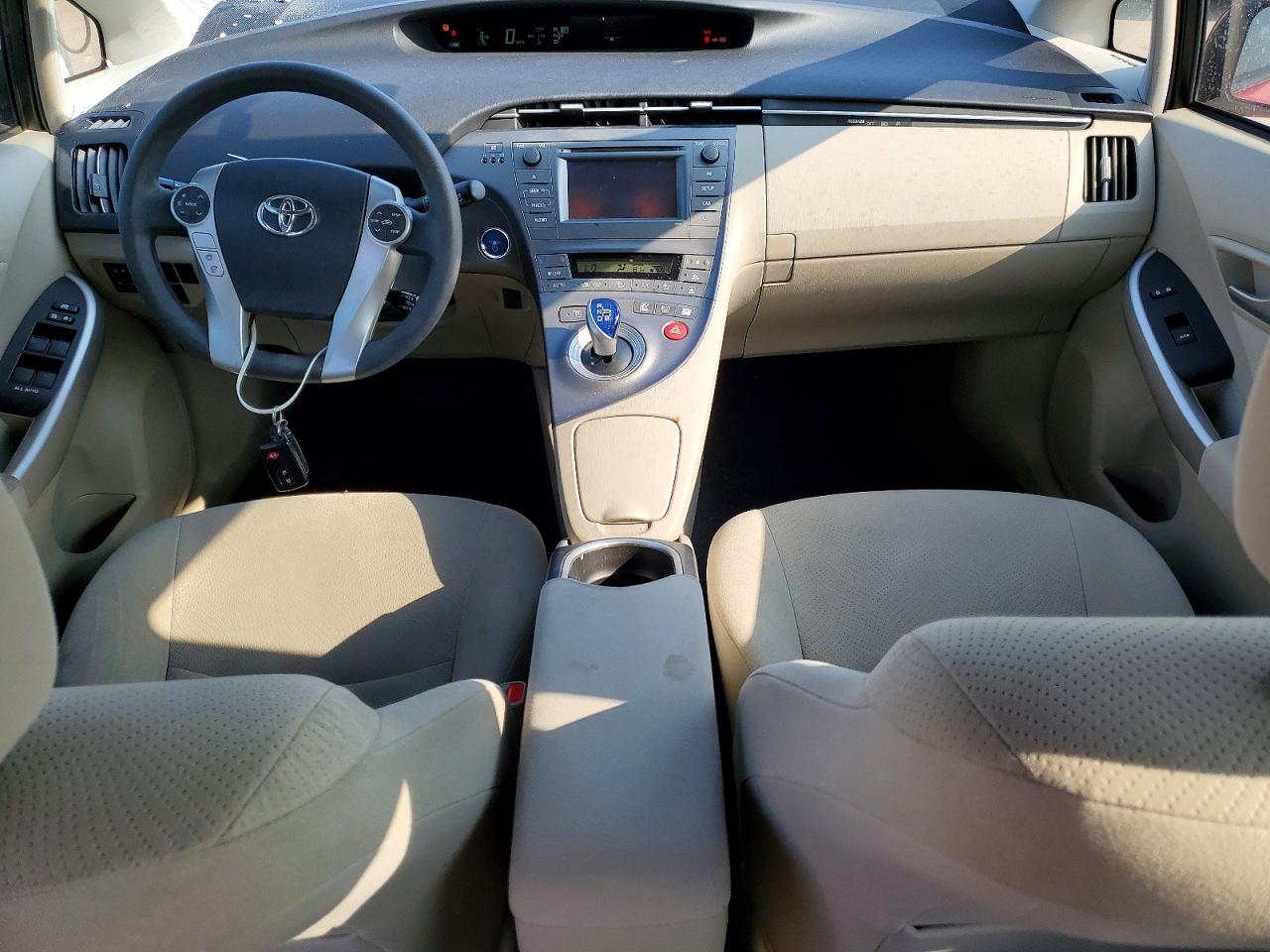 2015 Toyota Prius Two Red vin: JTDKN3DU8F1892168