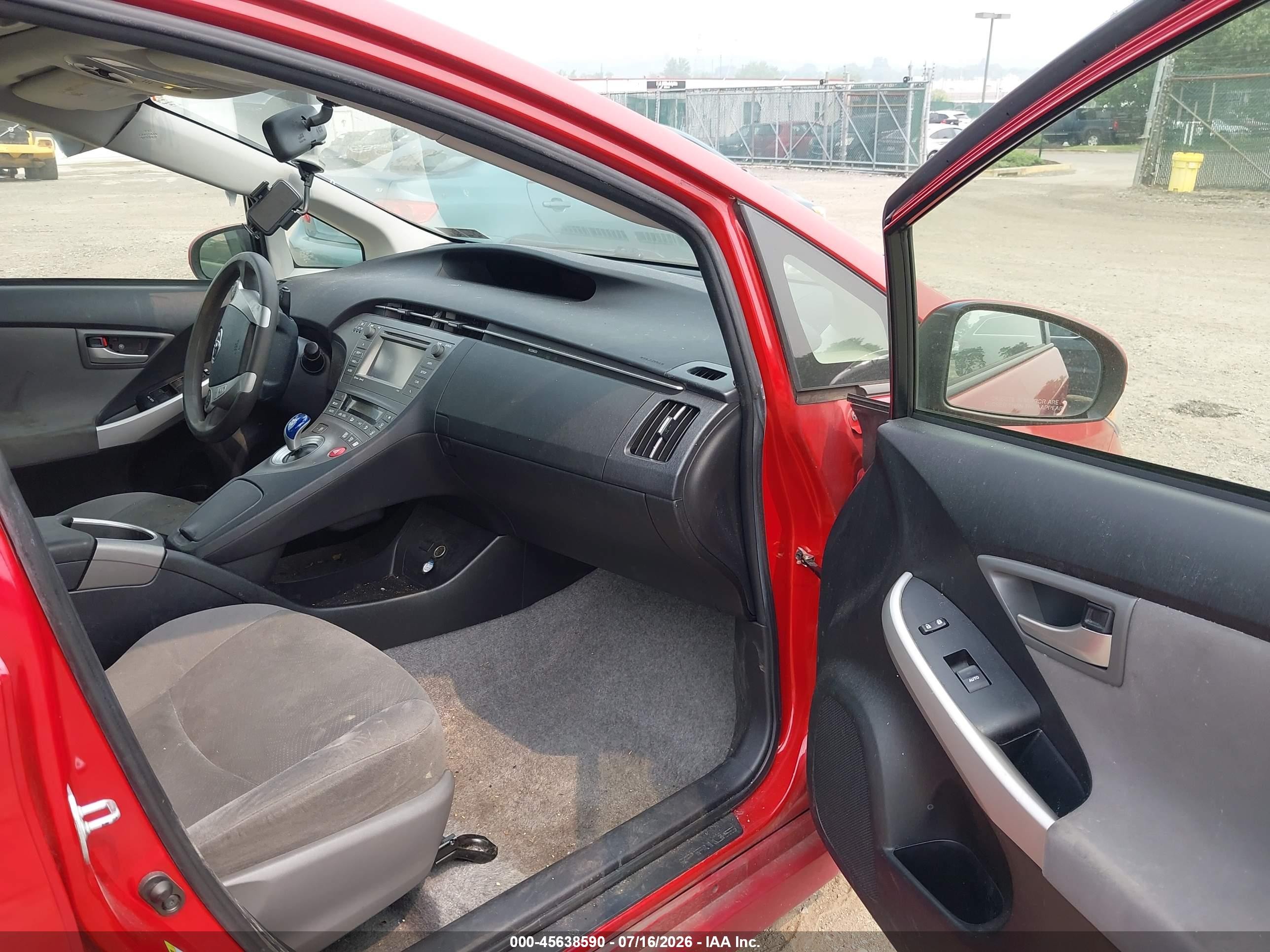 2015 Toyota Prius Three Red vin: JTDKN3DU8F1893692