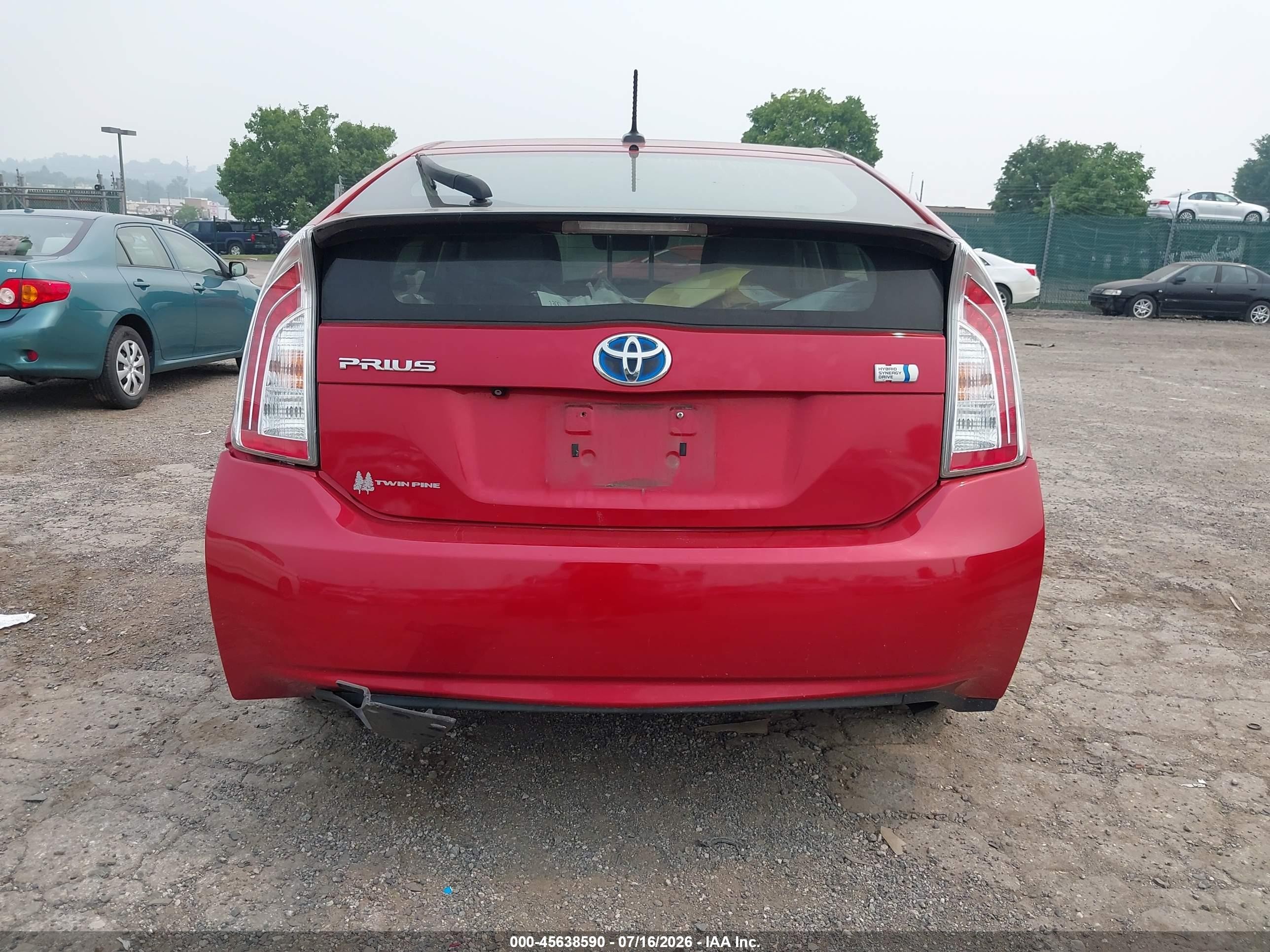 2015 Toyota Prius Three Red vin: JTDKN3DU8F1893692