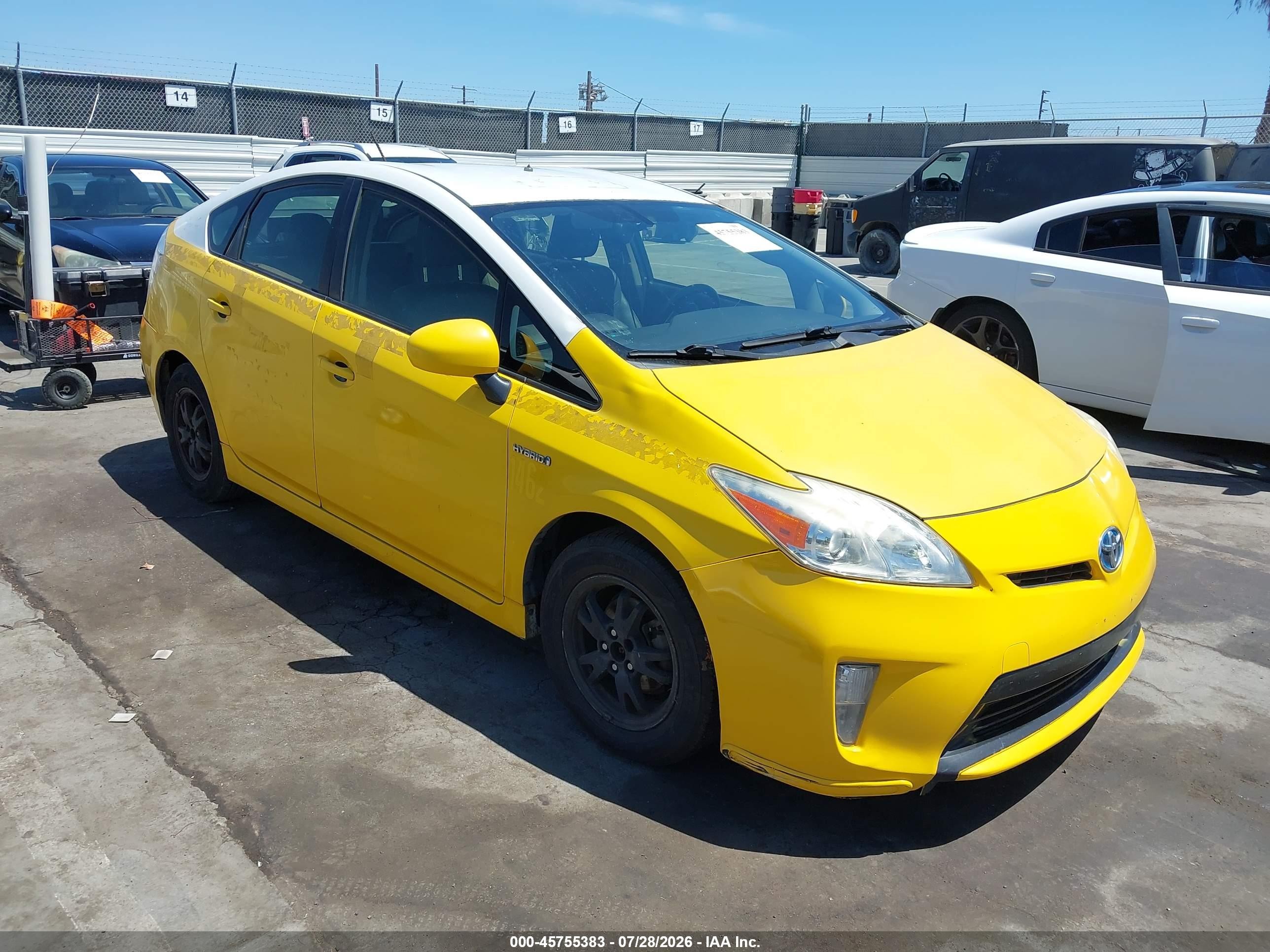 2015 Toyota Prius Four Yellow vin: JTDKN3DU8F1905727