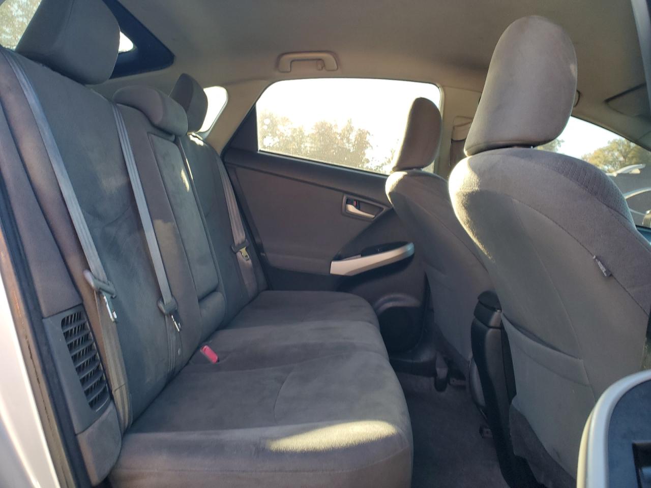 2015 Toyota Prius Silver vin: JTDKN3DU8F1956404