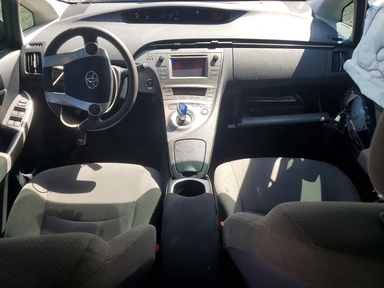 2015 Toyota Prius Two Белый vin: JTDKN3DU8F1978418