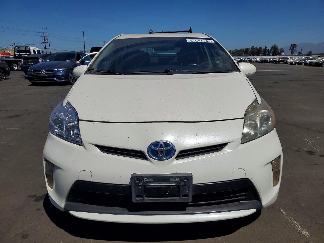 2015 Toyota Prius I Белый vin: JTDKN3DU8F2002133