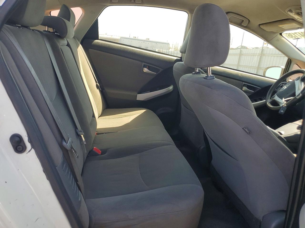 2015 Toyota Prius I Белый vin: JTDKN3DU8F2002133