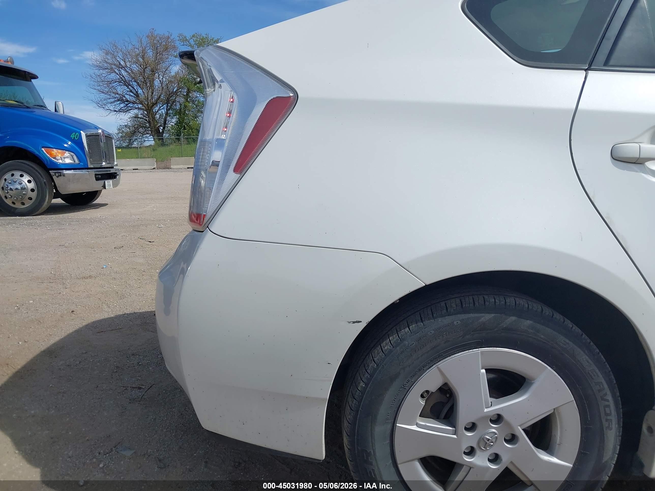 2010 Toyota Prius Ii White vin: JTDKN3DU9A0063589