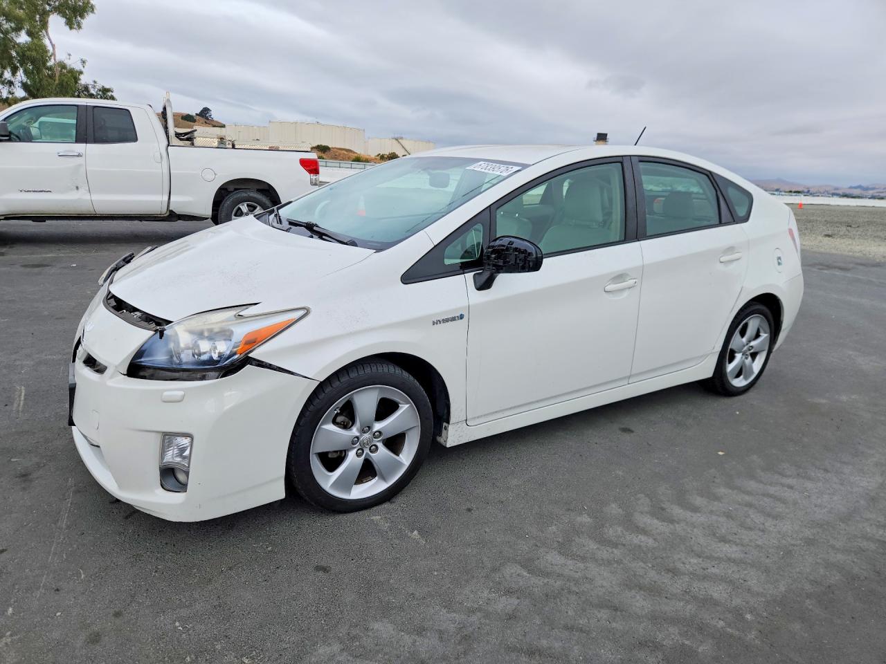 2010 Toyota Prius V Белый vin: JTDKN3DU9A0103296
