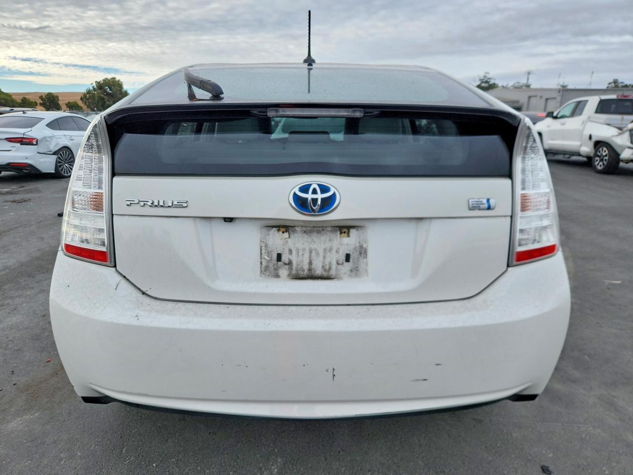 2010 Toyota Prius V Белый vin: JTDKN3DU9A0103296