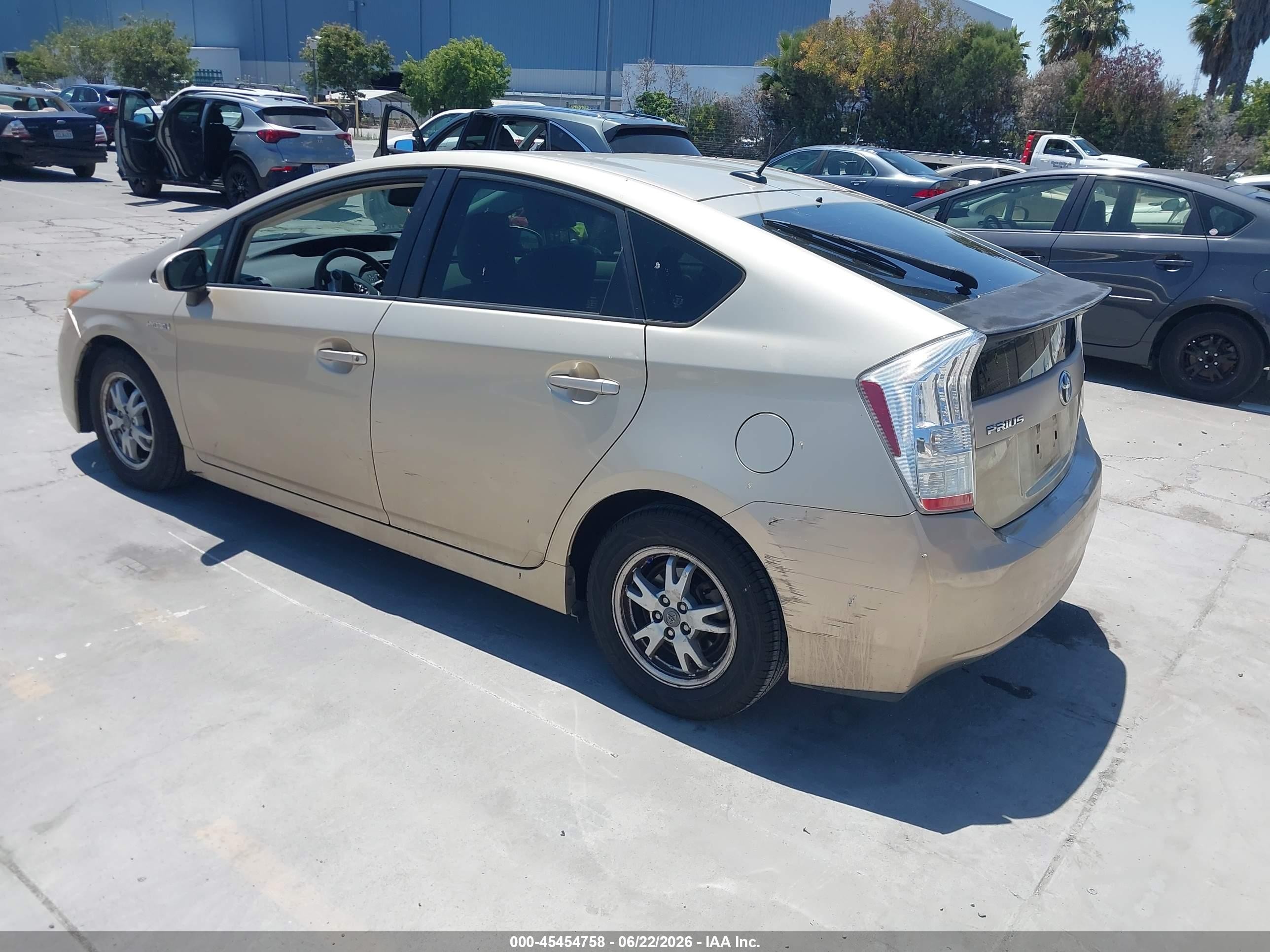 2010 Toyota Prius Iv Gold vin: JTDKN3DU9A1006979