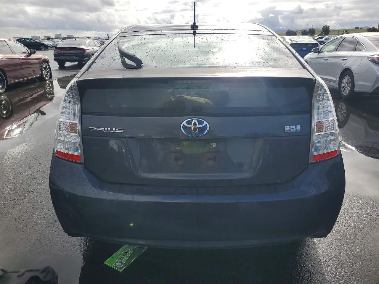 2011 Toyota Prius Three Gray vin: JTDKN3DU9B0248422